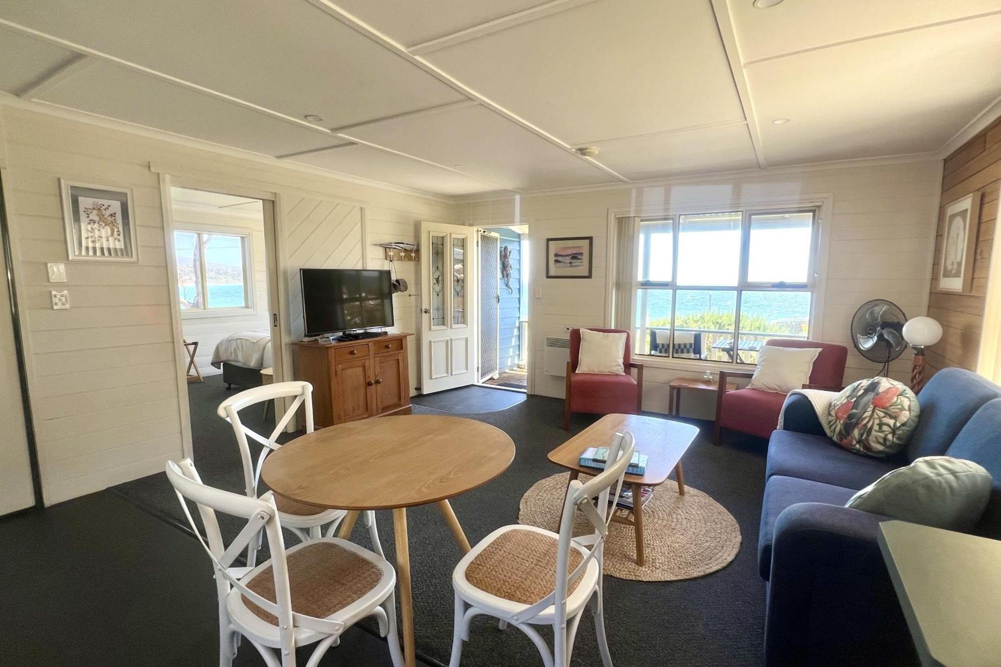 Binalong Beach Cottage Beachfront At Bay Of Fires Next To Restaurant Binalong Bay Esterno foto