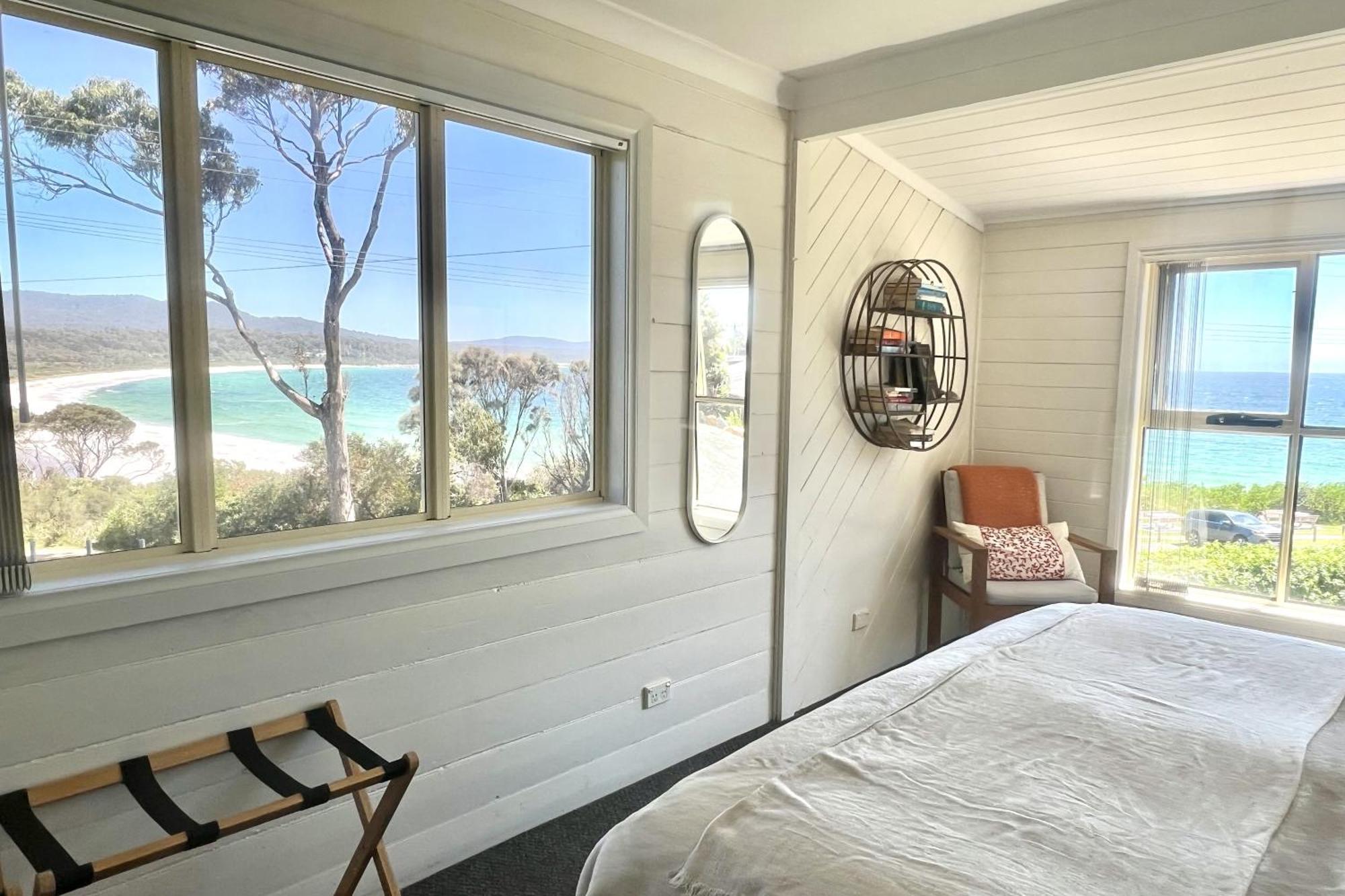 Binalong Beach Cottage Beachfront At Bay Of Fires Next To Restaurant Binalong Bay Esterno foto